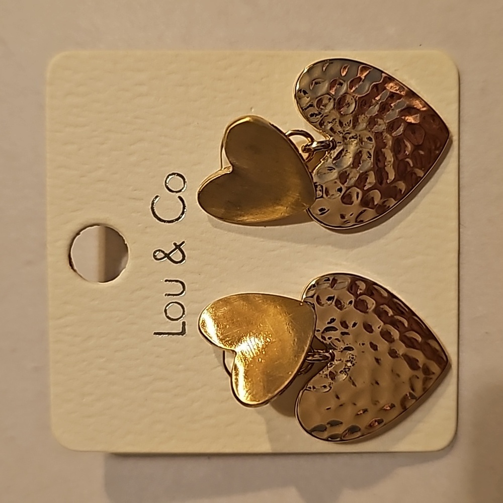 LOU & CO NWT Double Heart Gold Drop Earrings - Picture 9 of 11